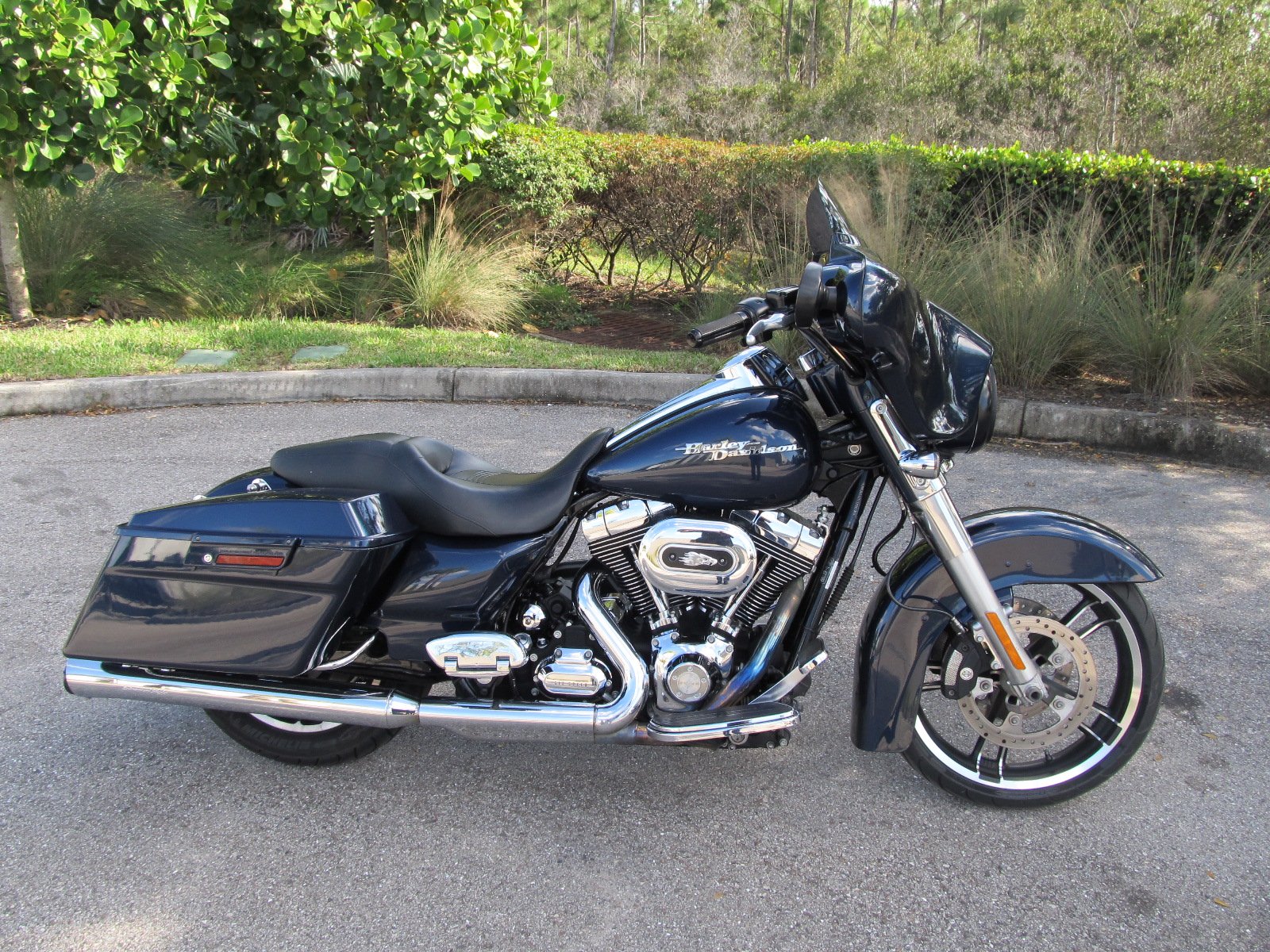 Pre-Owned 2010 Harley-Davidson Street Glide FLHX Touring ...