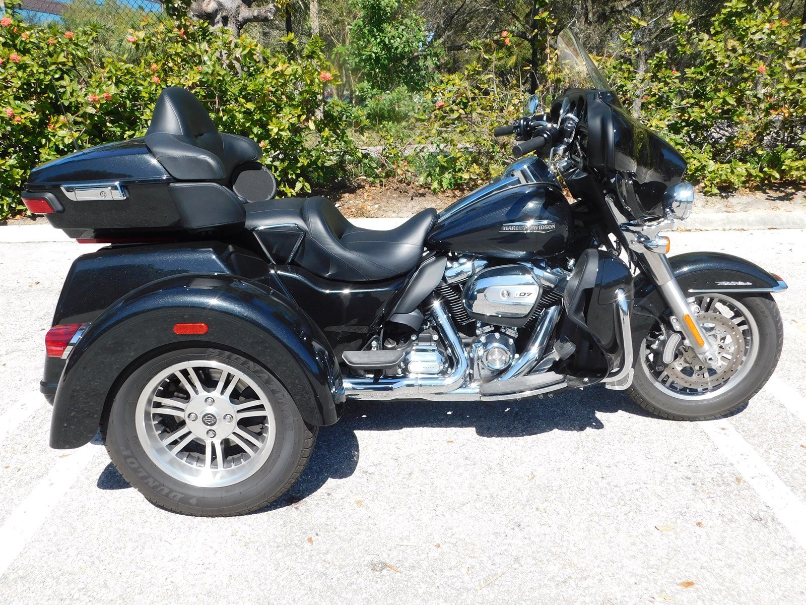 Pre-Owned 2018 Harley-Davidson Trike Tri Glide Ultra Classic FLHTCUTG ...