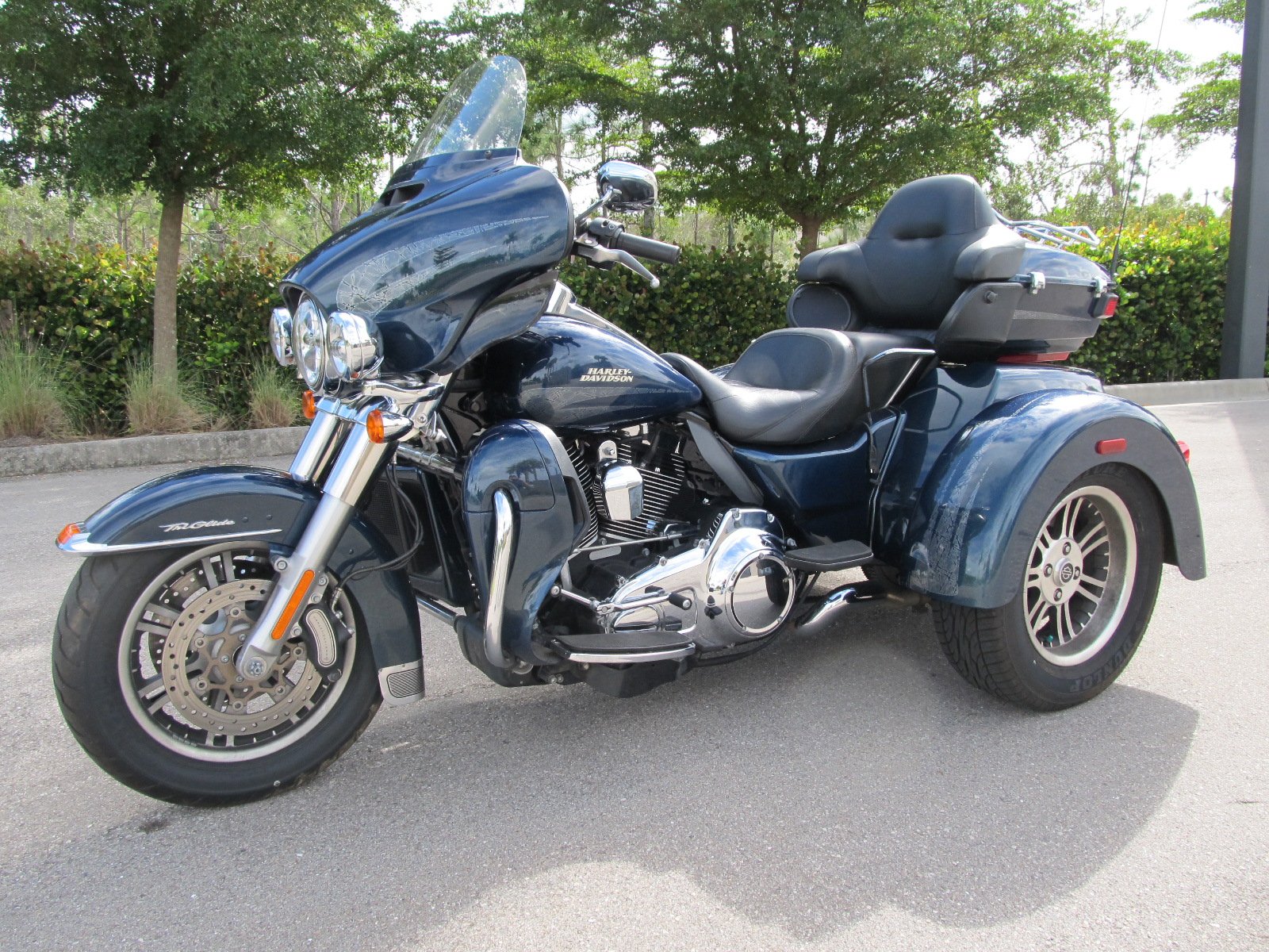 Pre-Owned 2016 Harley-Davidson Trike Tri Glide Ultra Classic FLHTCUTG ...