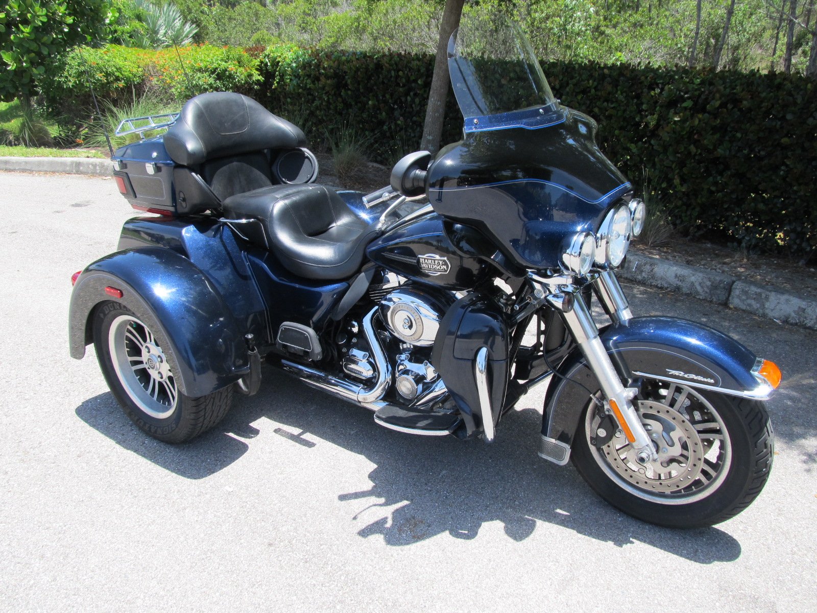 Pre-Owned 2012 Harley-Davidson Trike Tri Glide Ultra Classic FLHTCUTG ...