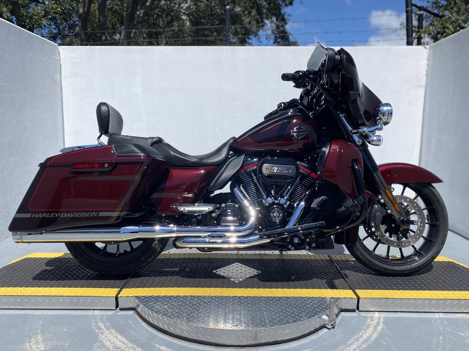 Pre-Owned 2019 Harley-Davidson Street Glide CVO FLHXSE CVO 